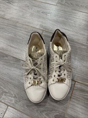 Michael Kors Cream and Brown MK Logo Lace-Up Sneakers size 10